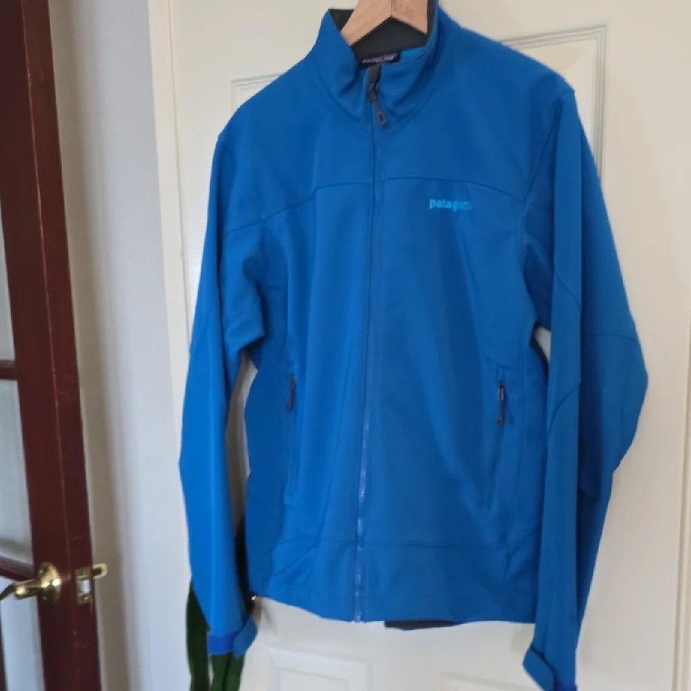 Patagonia Men's Vibrant Blue Performance Jacket - Picture 2 of 4